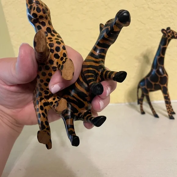Handcrafted Animal Figurines Set - Picture 5 of 6
